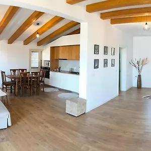  Appartamento Albanian Traditions Legacy